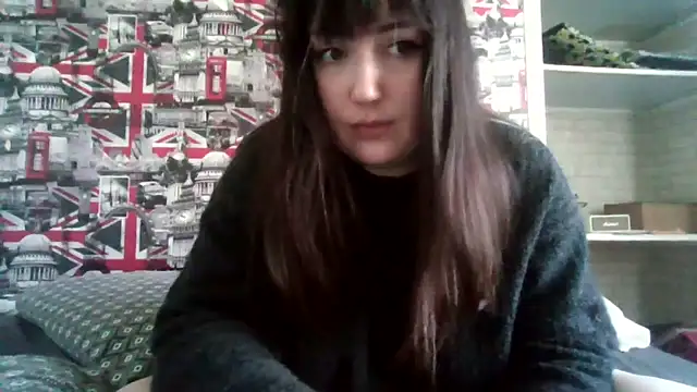 Lynylou online show from November 19, 2025, 10:37 am