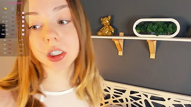 Snapshot of KiraGaves chatting on February 22, 2025, 1:11 am KiraGaves online show from February 22, 2025, 1:11 am