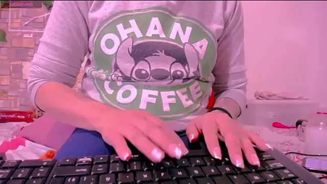 Snapshot of CrazyRousex chatting on April 21, 2026, 4:35 pm CrazyRousex online show from April 21, 2026, 4:35 pm