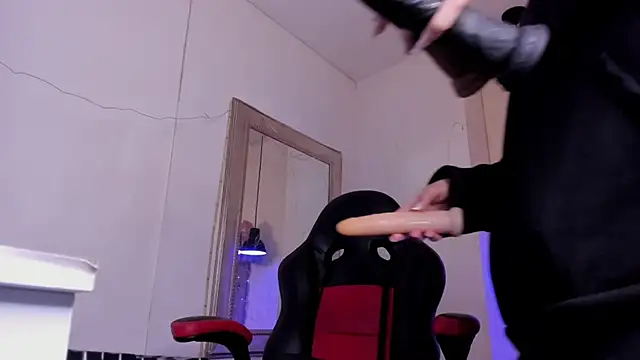 angel hardy dl online show from September 25, 2025, 12:11 pm