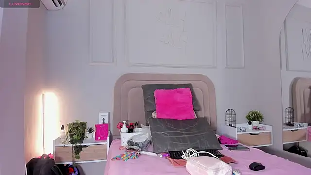 Maristxxr online show from December 4, 2025, 7:46 pm