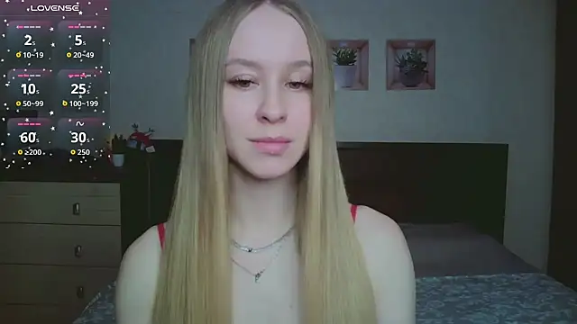 Lily  Devil online show from February 12, 2026, 3:01 pm