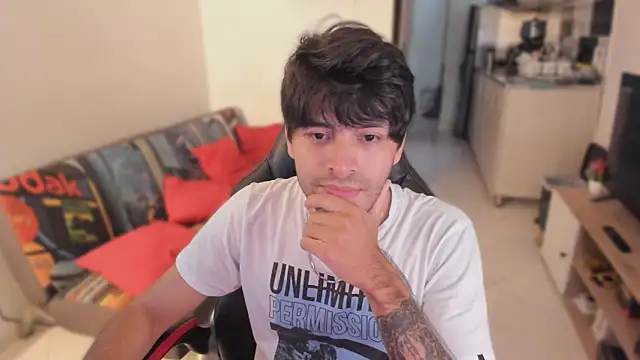 justin stark7 online show from November 5, 2025, 9:18 pm