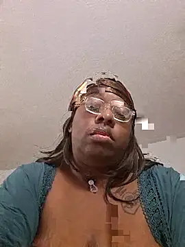 Snapshot of Cocolious_GAPeach_84 chatting on April 12, 2026, 10:35 pm Cocolious GAPeach 84 online show from April 12, 2026, 10:35 pm