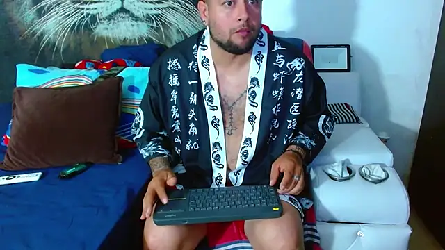 Michaell Myerss  online show from November 7, 2025, 1:26 pm