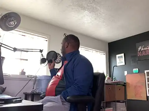 Snapshot of bigshh8 chatting on February 18, 2026, 4:25 pm bigshh8 online show from February 18, 2026, 4:25 pm