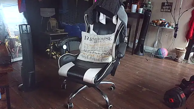 bigshh8 online show from December 13, 2025, 8:04 pm