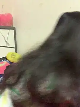 Snapshot of hottiess69 chatting on October 15, 2025, 5:06 am hottiess69 online show from October 15, 2025, 5:06 am