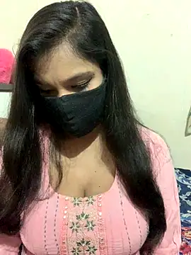 Snapshot of hottiess69 chatting on October 15, 2025, 5:43 pm hottiess69 online show from October 15, 2025, 5:43 pm