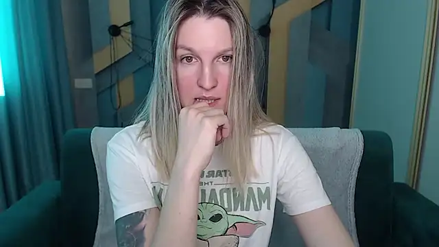 EmilyWalkeri online show from February 22, 2026, 7:33 am