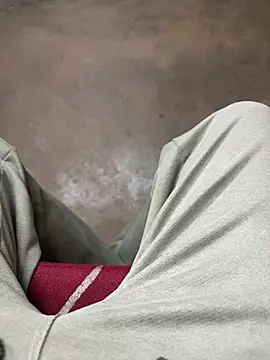 mallucutee online show from November 20, 2025, 3:51 am