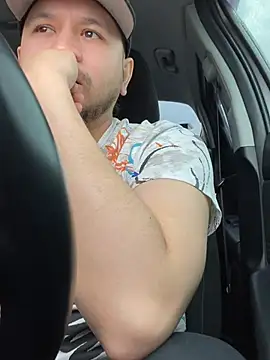 Clu0 online show from April 17, 2026, 7:28 pm