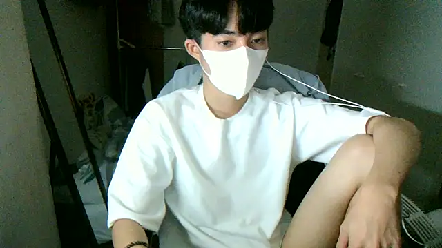 Snapshot of max5388 chatting on October 8, 2025, 5:35 pm max5388 online show from October 8, 2025, 5:35 pm