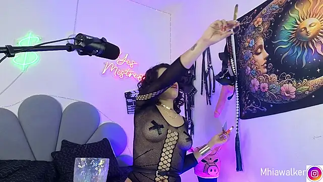 Snapshot of MhiaCorleone chatting on October 18, 2025, 9:22 am MhiaCorleone online show from October 18, 2025, 9:22 am