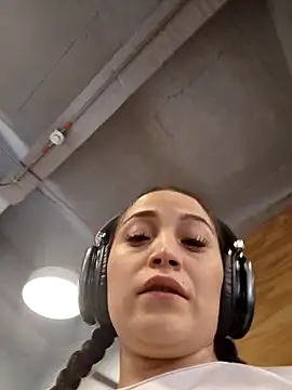 cindy love2 online show from April 22, 2026, 4:36 pm