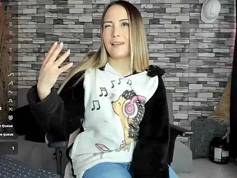 Snapshot of cindy_love2 chatting on October 3, 2025, 3:02 pm cindy love2 online show from October 3, 2025, 3:02 pm