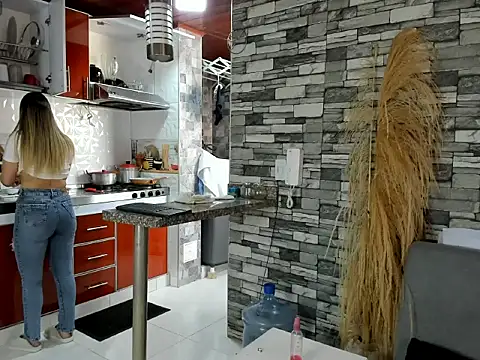 Snapshot of cindy_love2 chatting on November 11, 2025, 2:01 pm cindy love2 online show from November 11, 2025, 2:01 pm