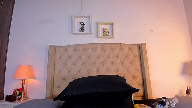 Snapshot of allisson_m chatting on January 17, 2026, 12:09 pm allisson m online show from January 17, 2026, 12:09 pm