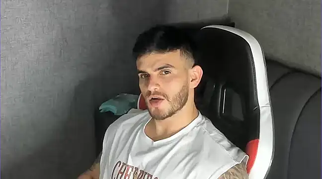 Ricardogo19 online show from March 12, 2025, 4:19 am