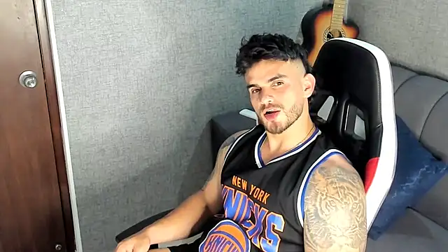 Ricardogo19 online show from October 18, 2025, 10:56 pm