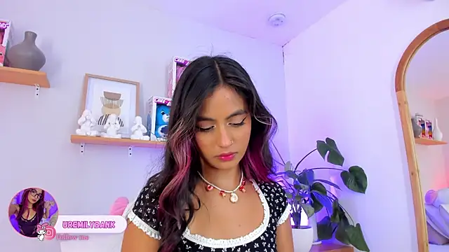 Snapshot of emily_bank chatting on October 9, 2025, 6:41 pm emily bank online show from October 9, 2025, 6:41 pm