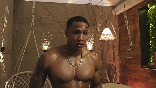 Snapshot of Logan_Varela chatting on September 15, 2025, 5:13 pm Logan Varela online show from September 15, 2025, 5:13 pm