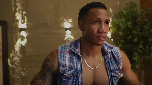 Snapshot of Logan_Varela chatting on November 20, 2025, 1:34 pm Logan Varela online show from November 20, 2025, 1:34 pm