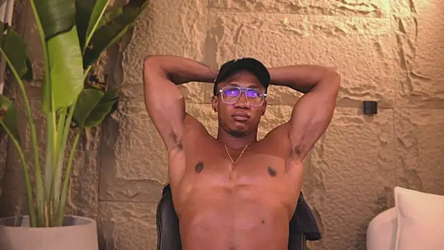 Snapshot of Logan_Varela chatting on March 15, 2025, 4:10 pm Logan Varela online show from March 15, 2025, 4:10 pm