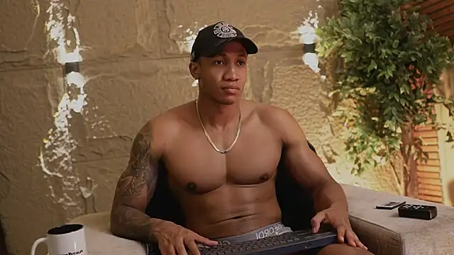 Snapshot of Logan_Varela chatting on November 26, 2025, 12:16 pm Logan Varela online show from November 26, 2025, 12:16 pm