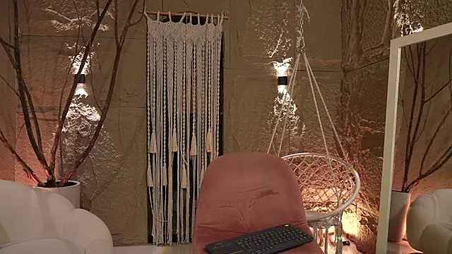 Snapshot of Logan_Varela chatting on September 23, 2025, 12:34 pm Logan Varela online show from September 23, 2025, 12:34 pm