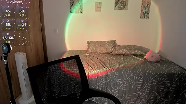 Snapshot of Agatha_Vixen chatting on November 18, 2025, 10:24 pm Agatha Vixen online show from November 18, 2025, 10:24 pm