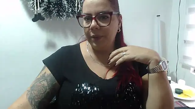 Rebecagiraut online show from December 5, 2025, 12:37 pm