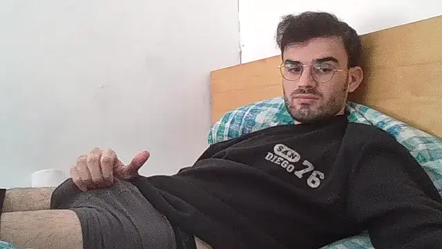 Snapshot of erikamavrik chatting on December 19, 2025, 9:22 am erikamavrik online show from December 19, 2025, 9:22 am