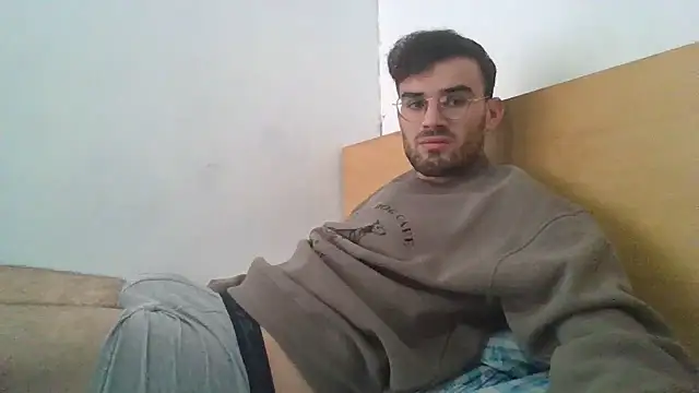 Snapshot of erikamavrik chatting on December 15, 2025, 8:42 am erikamavrik online show from December 15, 2025, 8:42 am