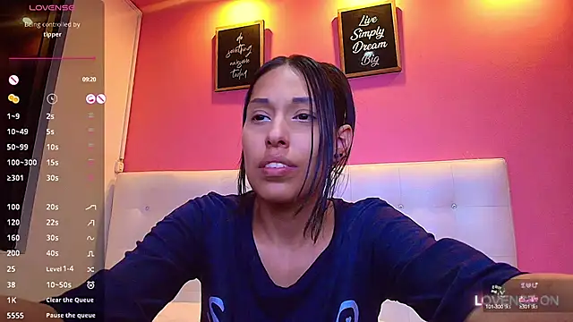 Snapshot of yourcuteneighbourr chatting on February 19, 2025, 6:11 am yourcuteneighbourr online show from February 19, 2025, 6:11 am