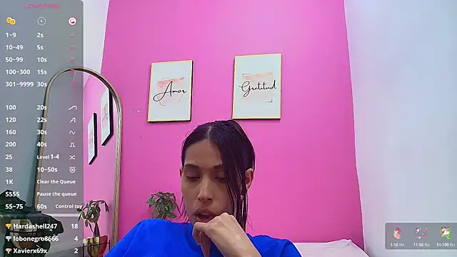 Snapshot of yourcuteneighbourr chatting on February 25, 2025, 6:14 am yourcuteneighbourr online show from February 25, 2025, 6:14 am
