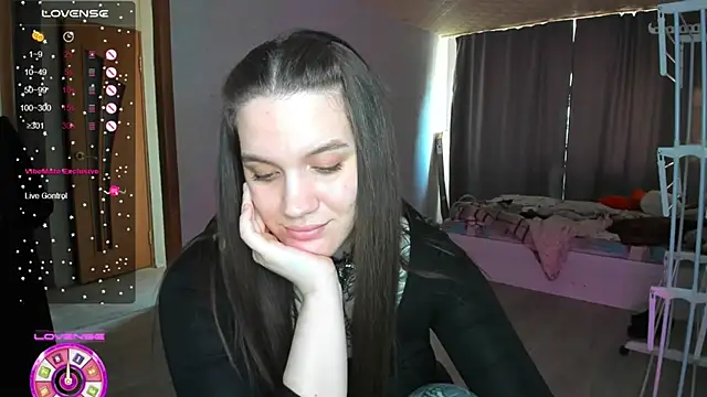 Snapshot of AizaRose chatting on February 19, 2026, 3:47 am AizaRose online show from February 19, 2026, 3:47 am