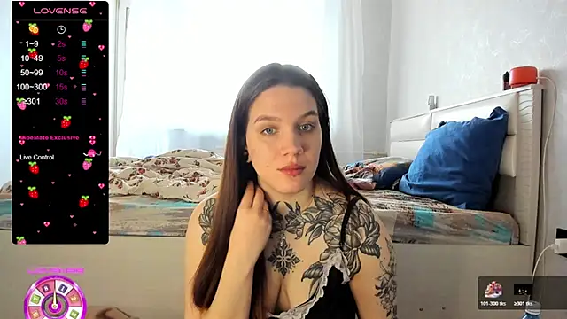 Snapshot of AizaRose chatting on January 19, 2026, 5:55 am AizaRose online show from January 19, 2026, 5:55 am