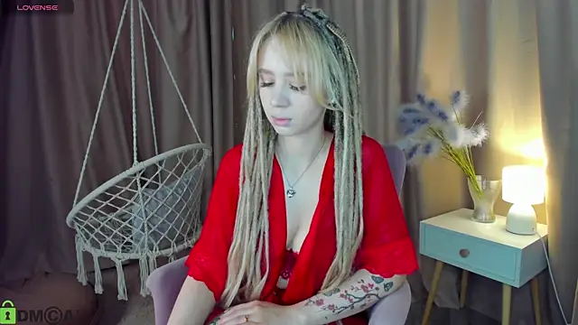 Valerie Woods online show from June 17, 2026, 12:11 am