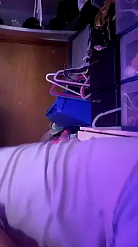 Snapshot of gurlnips chatting on October 18, 2025, 7:38 pm gurlnips online show from October 18, 2025, 7:38 pm