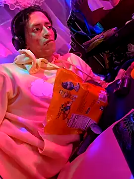 Snapshot of gurlnips chatting on October 11, 2025, 3:29 am gurlnips online show from October 11, 2025, 3:29 am