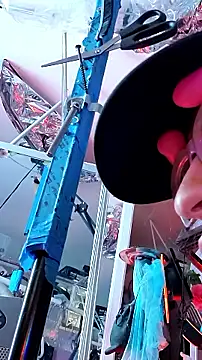 Snapshot of gurlnips chatting on November 11, 2025, 4:02 pm gurlnips online show from November 11, 2025, 4:02 pm