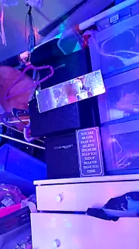 Snapshot of gurlnips chatting on October 25, 2025, 7:29 am gurlnips online show from October 25, 2025, 7:29 am