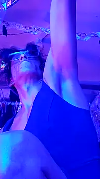 Snapshot of gurlnips chatting on October 13, 2025, 5:09 am gurlnips online show from October 13, 2025, 5:09 am