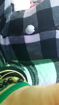 gurlnips online show from January 16, 2026, 2:10 pm