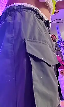 Snapshot of gurlnips chatting on November 15, 2025, 11:25 am gurlnips online show from November 15, 2025, 11:25 am