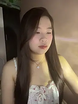 Snapshot of Bae1103 chatting on April 17, 2026, 5:05 pm Bae1103 online show from April 17, 2026, 5:05 pm