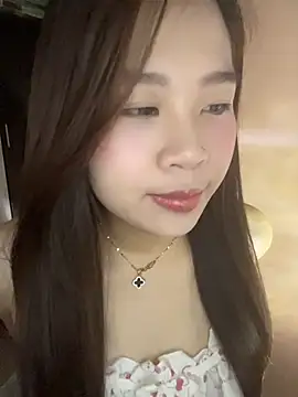 Snapshot of Bae1103 chatting on April 19, 2026, 3:18 am Bae1103 online show from April 19, 2026, 3:18 am
