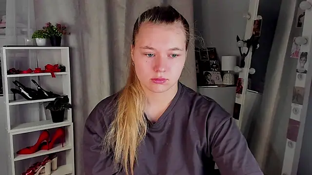 Snapshot of Rebecca_Kelly chatting on October 4, 2025, 2:13 am Rebecca Kelly online show from October 4, 2025, 2:13 am