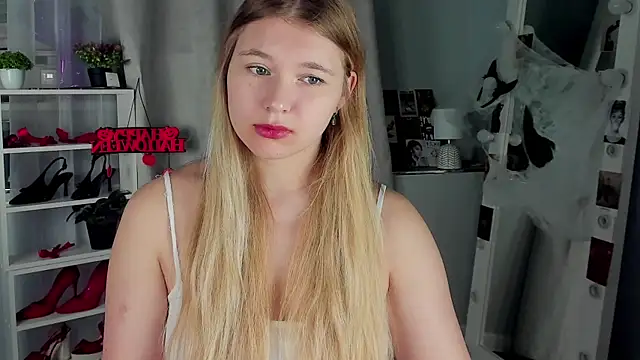 Rebecca Kelly online show from November 1, 2025, 2:40 am